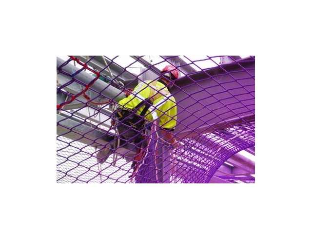 pr_04_991_max-640x490